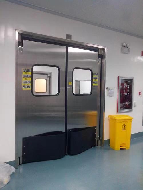 防撞門